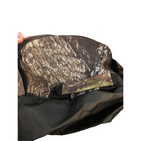 Redhead Brand Mossy Oak Camo Duffel 22"x12"x8" - Picture 5 of 6